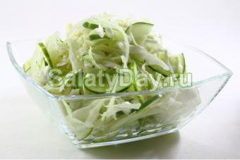 Интересные рецепты салатов с пекинской капустой для праздничного стола Салат с китайской капустой рецепт классический